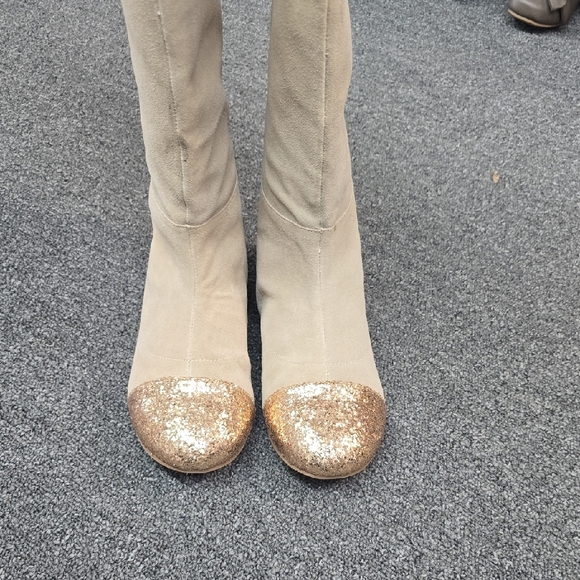 Chic Beige Kids Knee-High Boots with Gold Toe - Picture 2 of 4